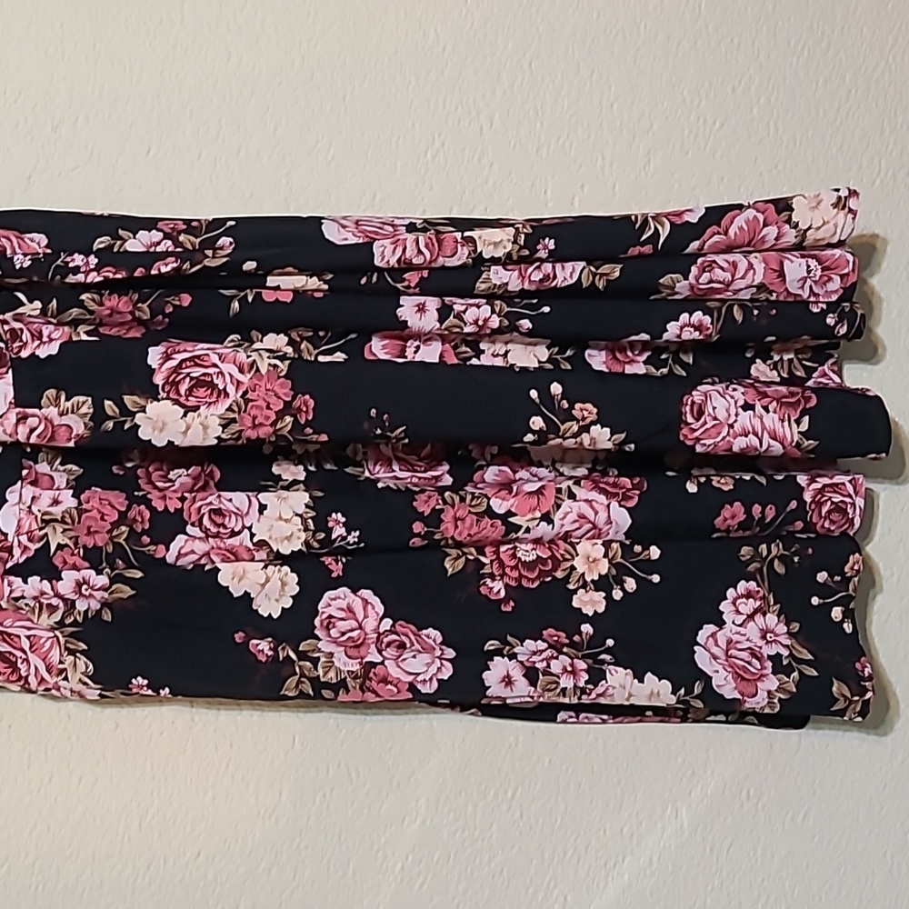 NWOT Off the shoulder floral dress - Picture 3 of 6